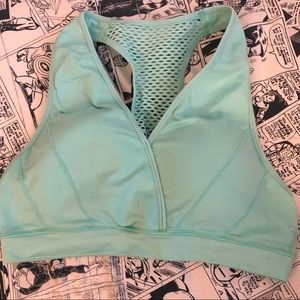 Super comfortable workout bra w/ removable pads